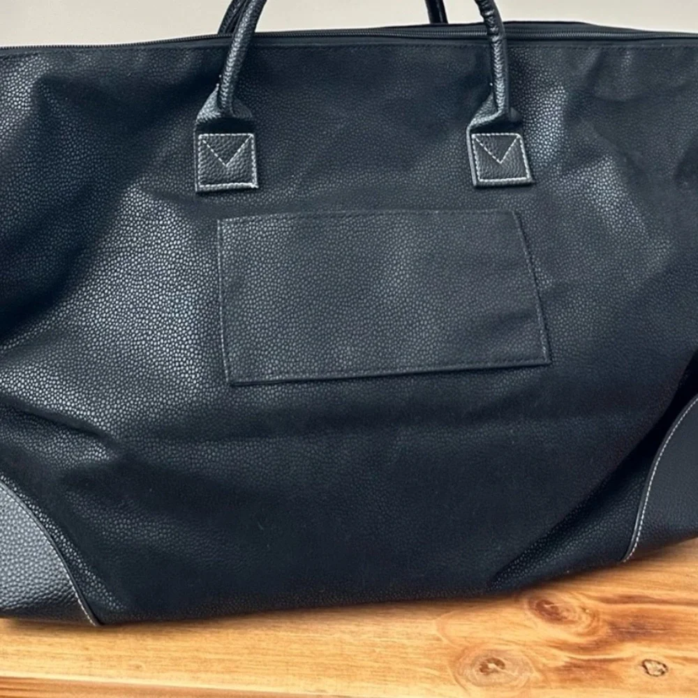 BENOSS MILAN CHIC BLACK TRAVEL TOTE WEEKENDER. - Picture 5 of 5